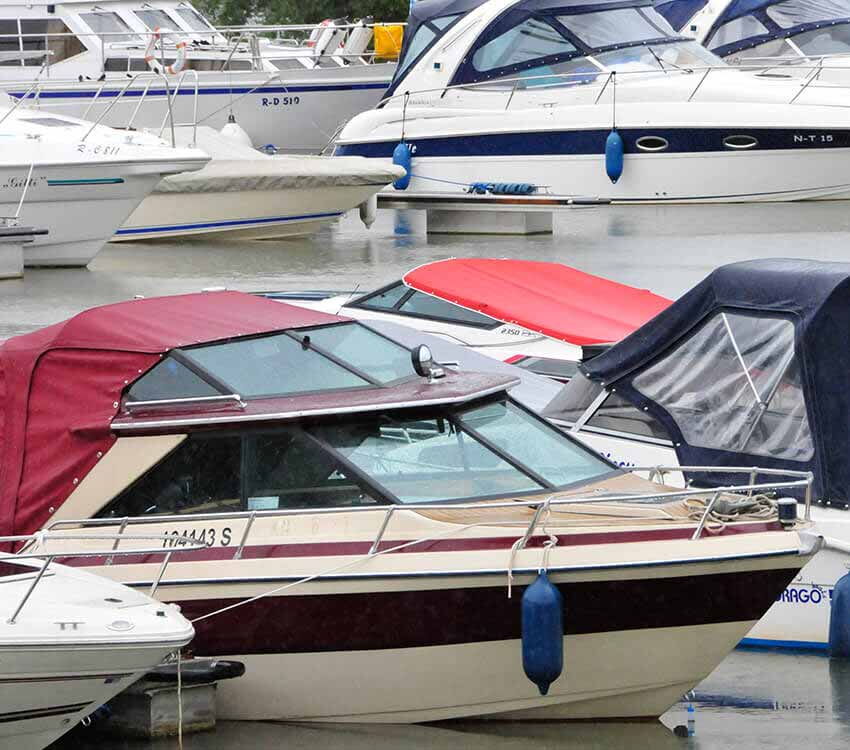 persenning-bootsplane-autosattlerei-freier-in-der-marina