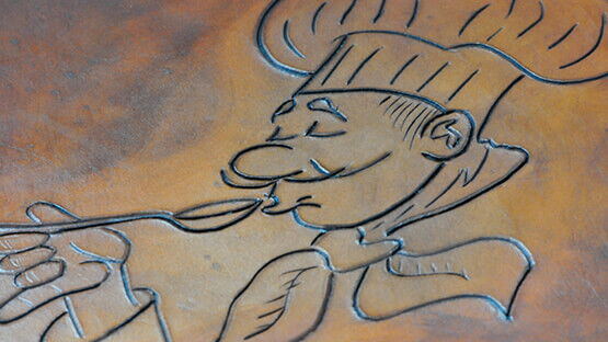 Autosattlerei Freier - Maßarbeit für einen Koch, der seine Satteltasche gerne spazieren fährt. Autosattlerei Freier - Maßarbeit für einen Koch, der seine Satteltasche gerne spazieren fährt.